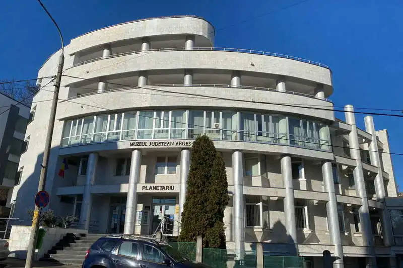 Ghid turistic Pitești