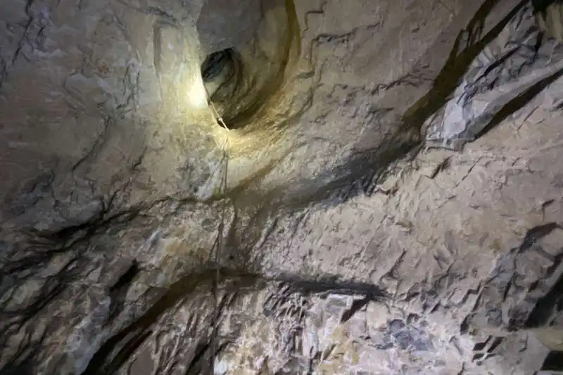 Șugău-Höhle, Giurge-Gebirge