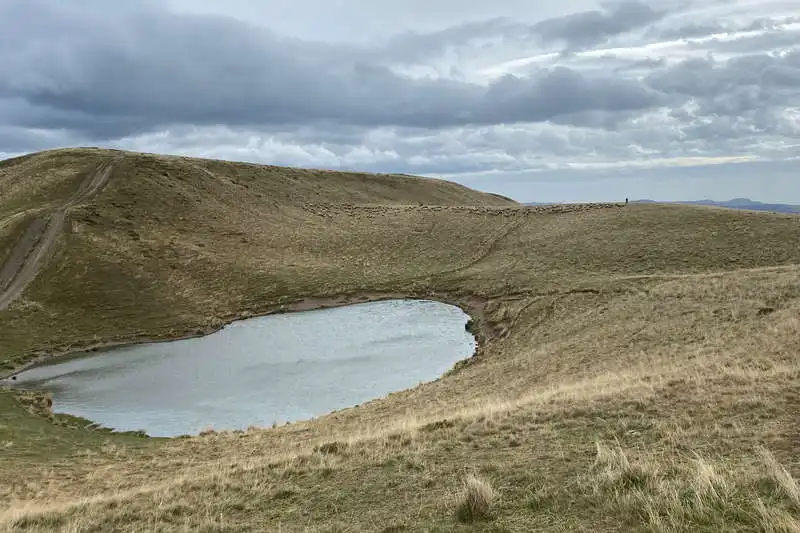 Orjogoaia-See, Baiului-Gebirge
