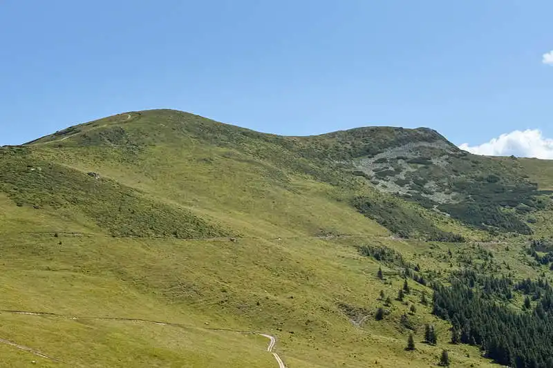 Suhard Mountain Ridge 1/2